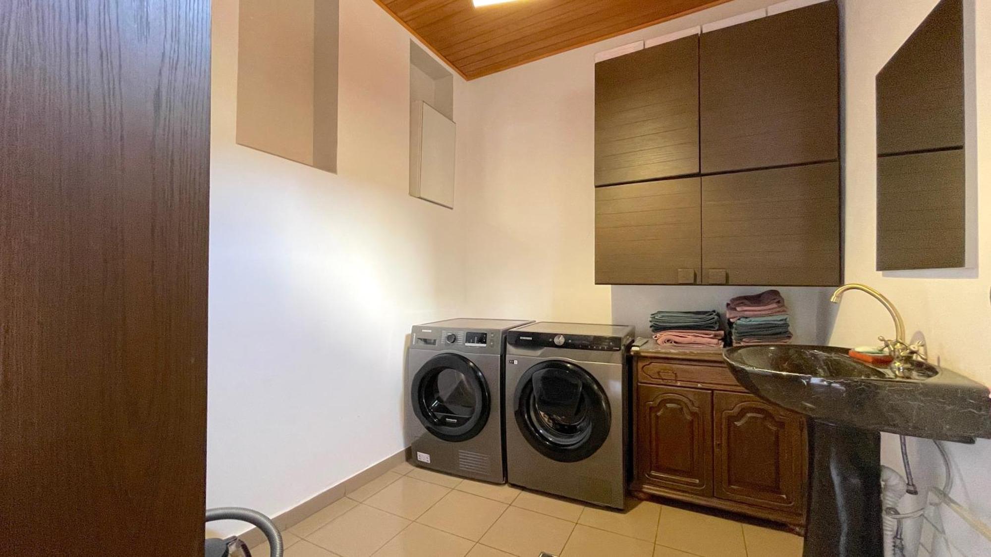 Evu Long Street Appartement Braşov Buitenkant foto